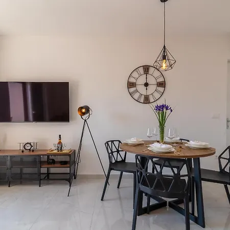 Apartment Infinity